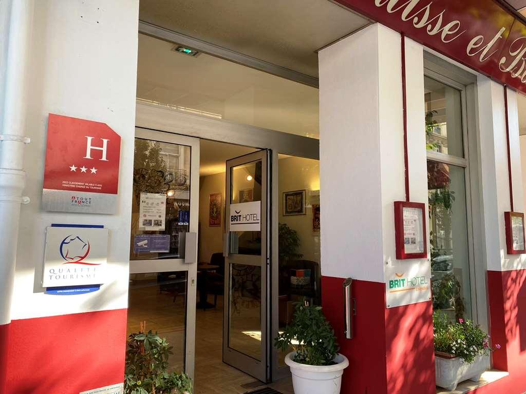 Campanile Grenoble Centre Gare Hotel Exterior foto