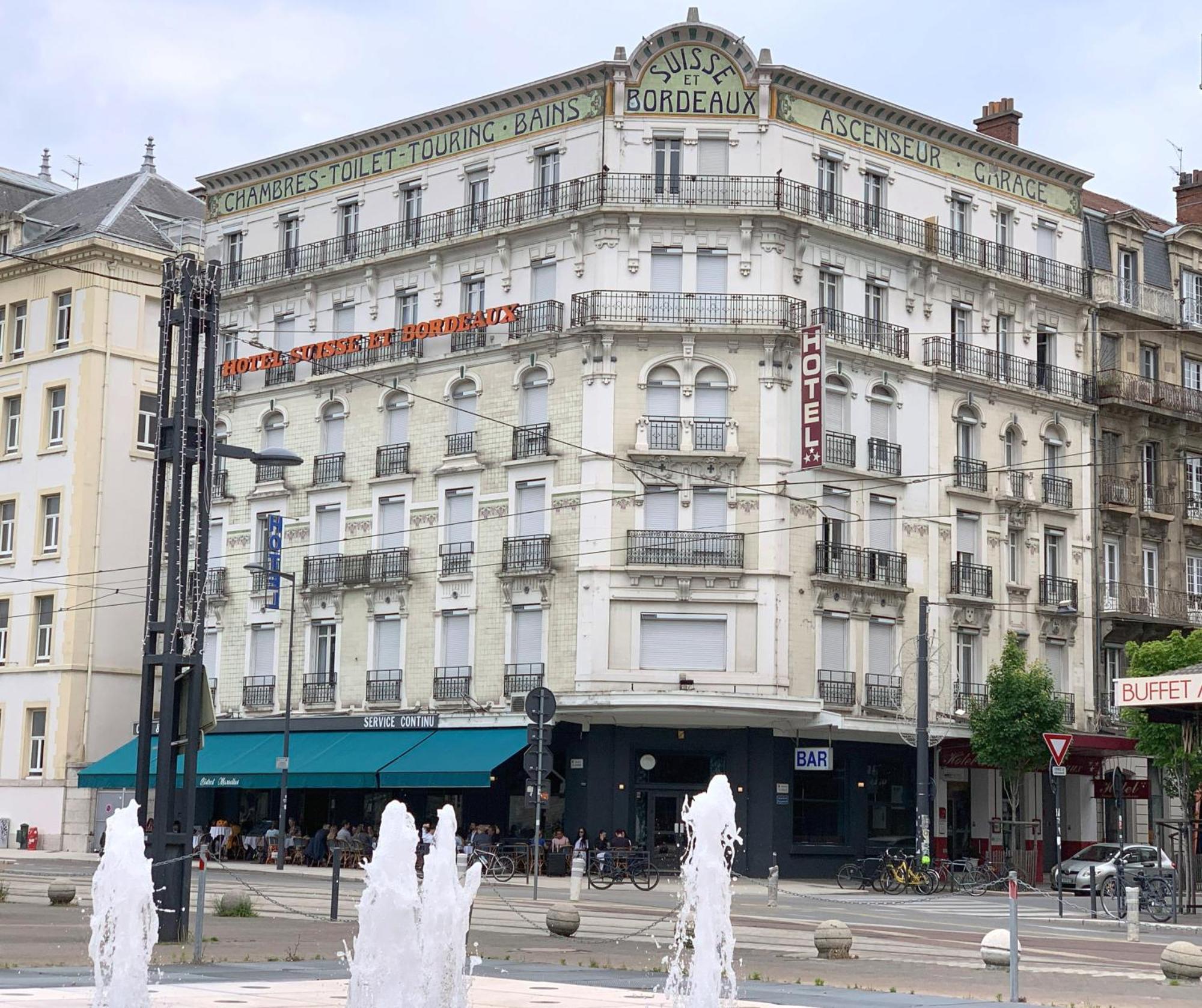Campanile Grenoble Centre Gare Hotel Exterior foto