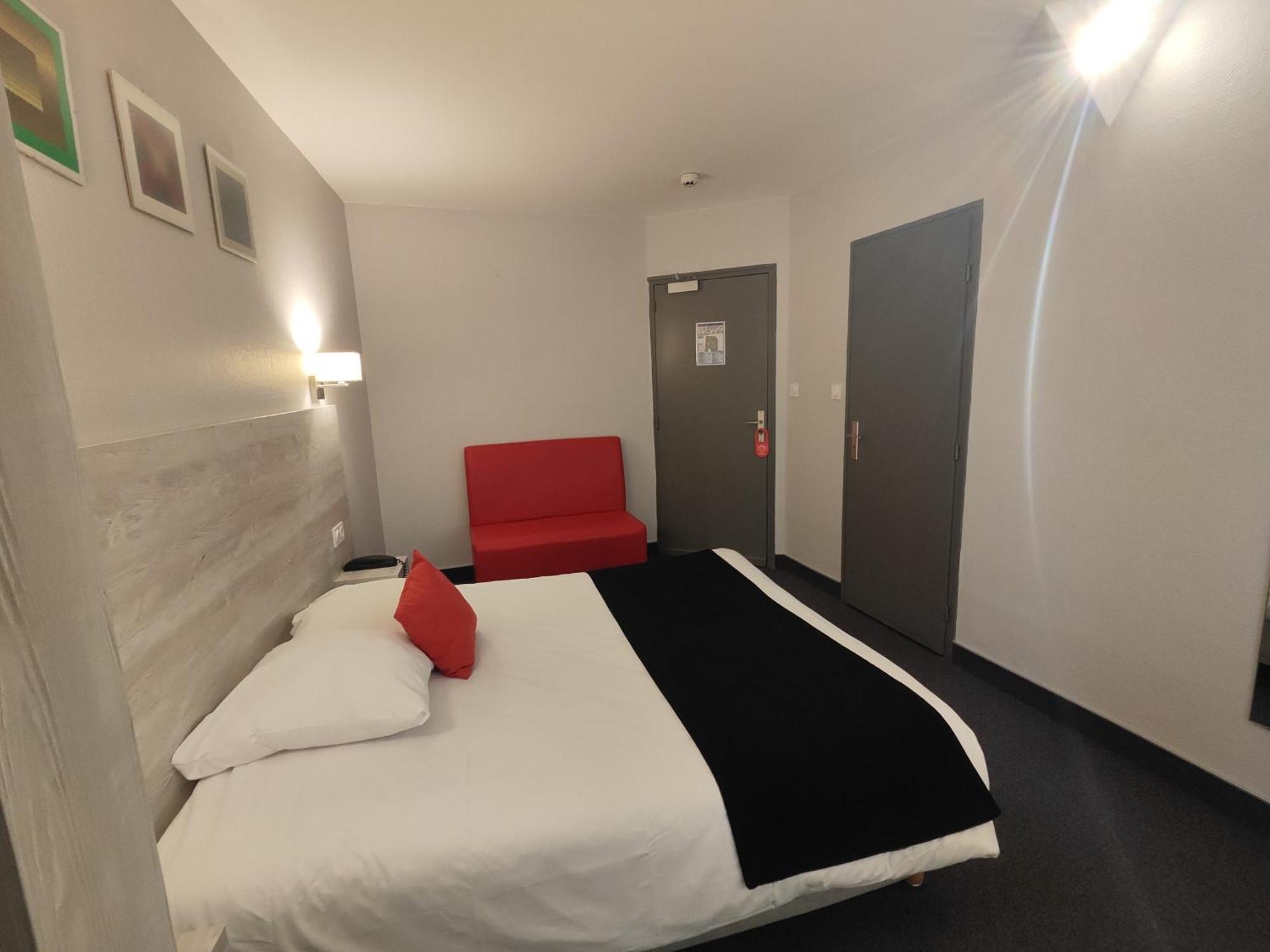 Campanile Grenoble Centre Gare Hotel Exterior foto